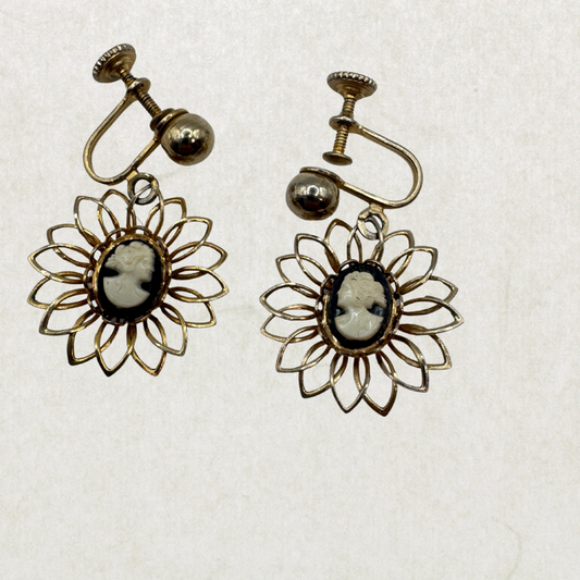 Vintage Statement Clip-Ons – Unique Artistic Design