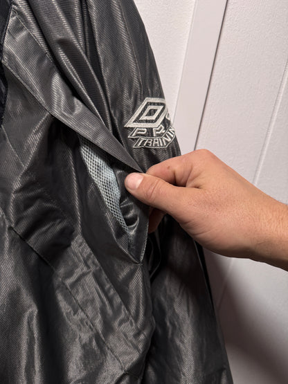 Umbro Pro Training Vintage 90s Football/Soccer Nylon Jacket – Size M