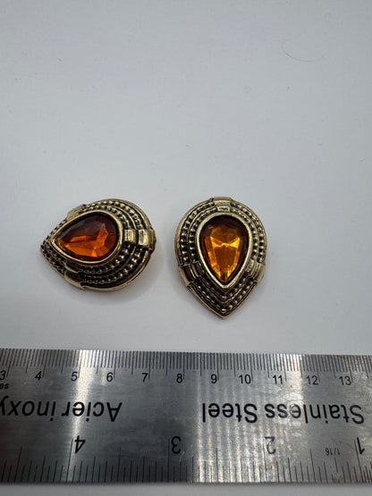 Vintage Art Deco Clip Earrings – Geometric Glamour
