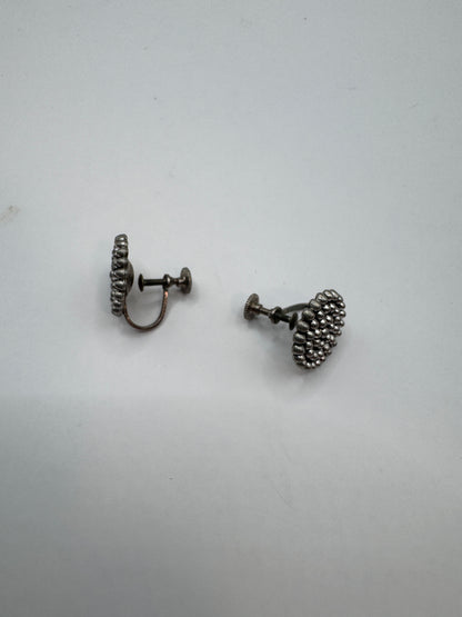 Vintage Silver-Tone Clip Earrings – Timeless Minimalist Design