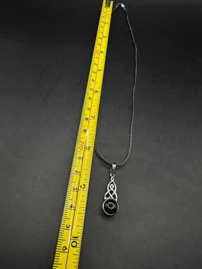 Sterling Silver Necklace with Onyx Pendant – 17”