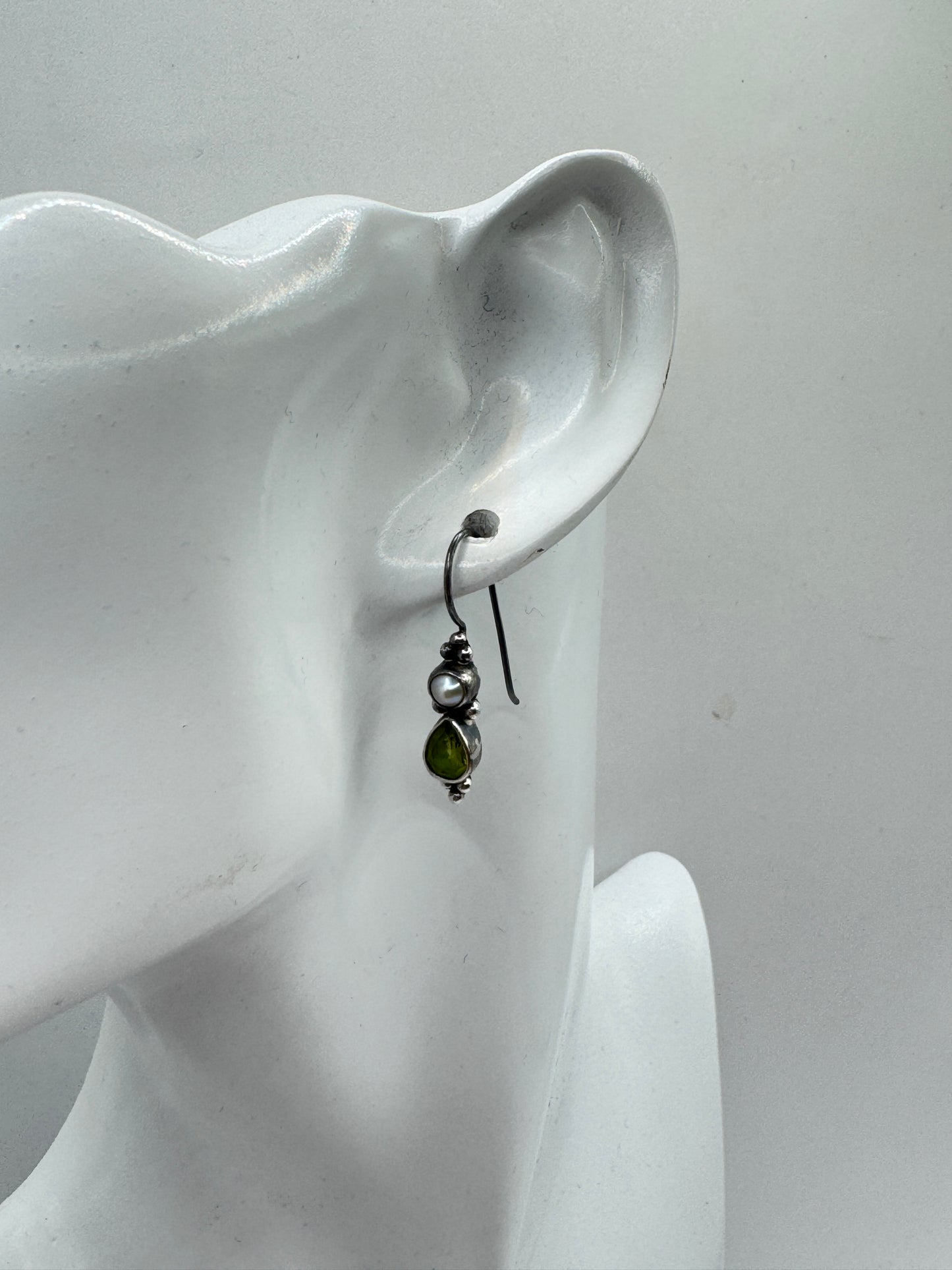 Vintage Sterling Silver Peridot & Pearl Drop Earrings – Artisan Gemstone Dangles