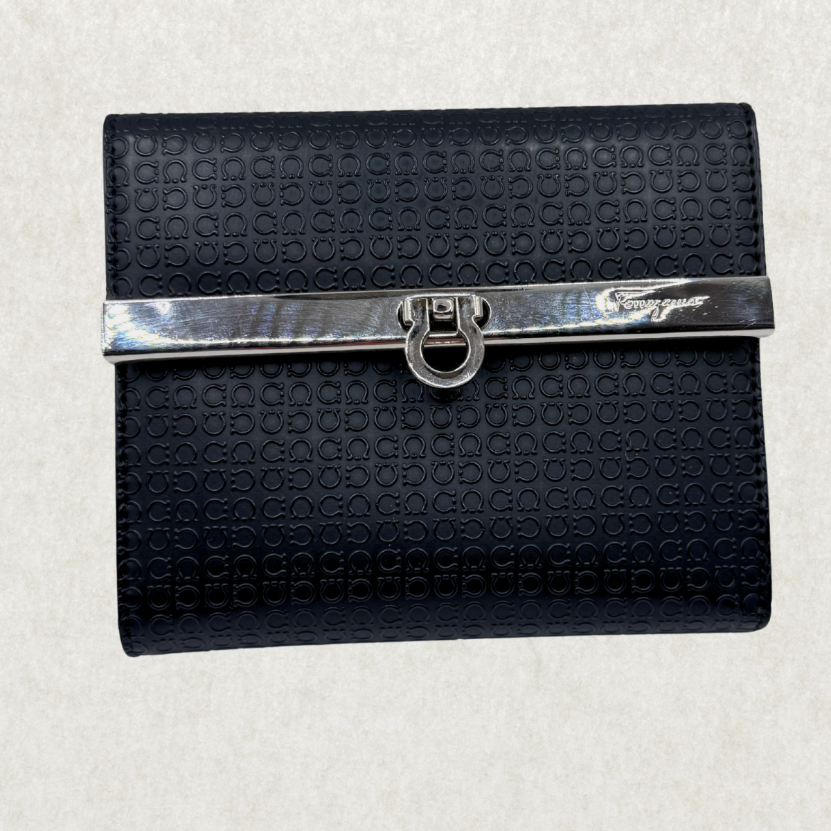 Salvatore Ferragamo Gancini Monogram Bifold Wallet – Excellent Condition