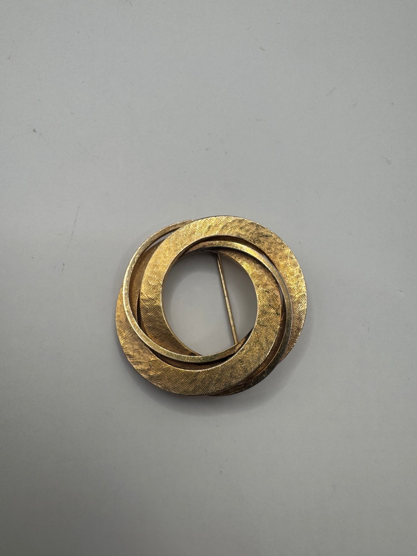 Vintage H.G. 1/20 12K Gold Filled Florentine Circle Brooch