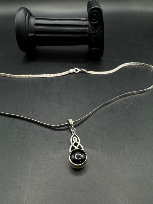 Sterling Silver Necklace with Onyx Pendant – 17”