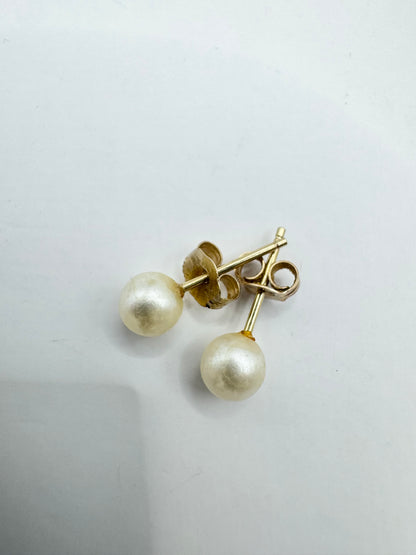 10K Gold Pearl Stud Earrings