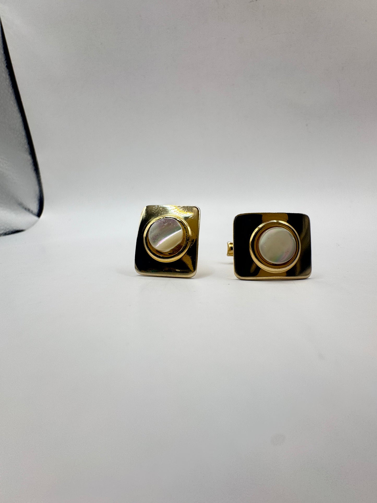 Vintage Gold-Tone Cuff with Mother of Pearl – Excellent Condition