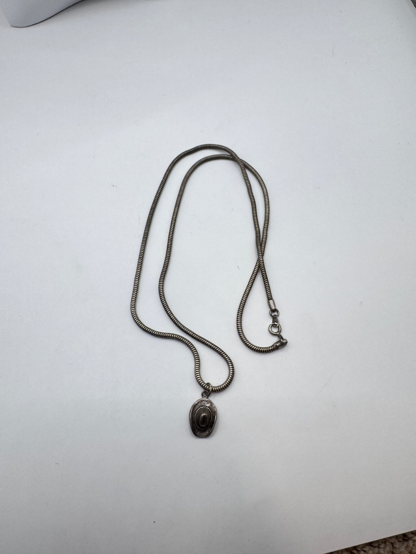Vintage Heavy Sterling Silver Hat Pendant Necklace – Excellent Condition