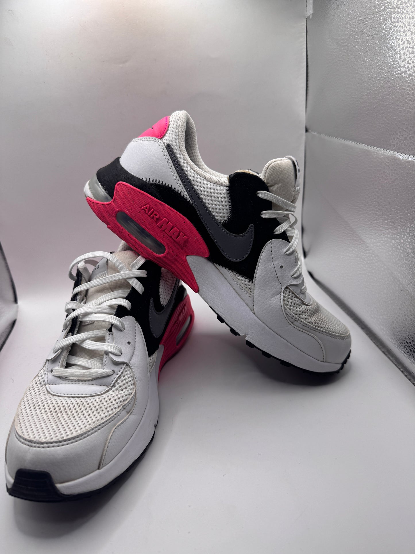 Nike Women’s Air Max Sneakers – Size US 9, White/Black/Pink, Retro Runner Style