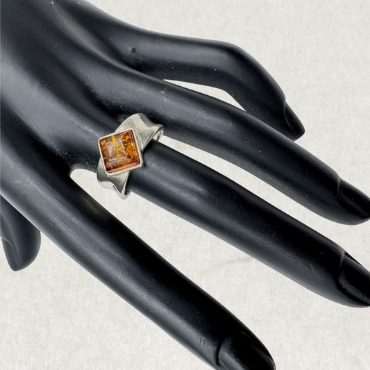 Vintage Sterling Silver 925 Amber Ring Size 9