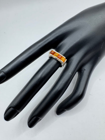 Golden Terra Band – Vintage Sterling Silver Amber Ring (Size 7)