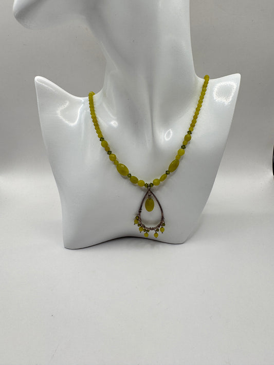 Vintage Handmade Green Jade Gemstone Necklace – Wire-Wrapped Teardrop Pendant, 925 Clasp