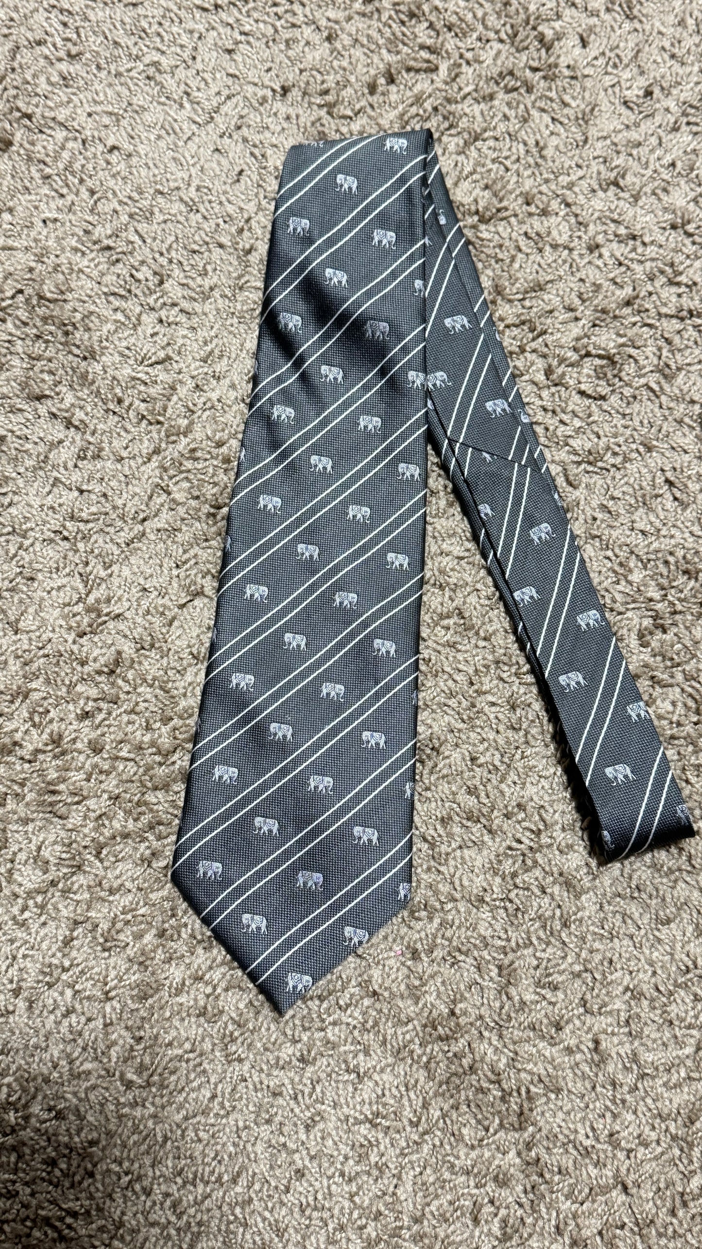 Vintage Firsite 100% Silk Elephant Stripe Tie – Gray Novelty Designer Necktie 56” x 4”