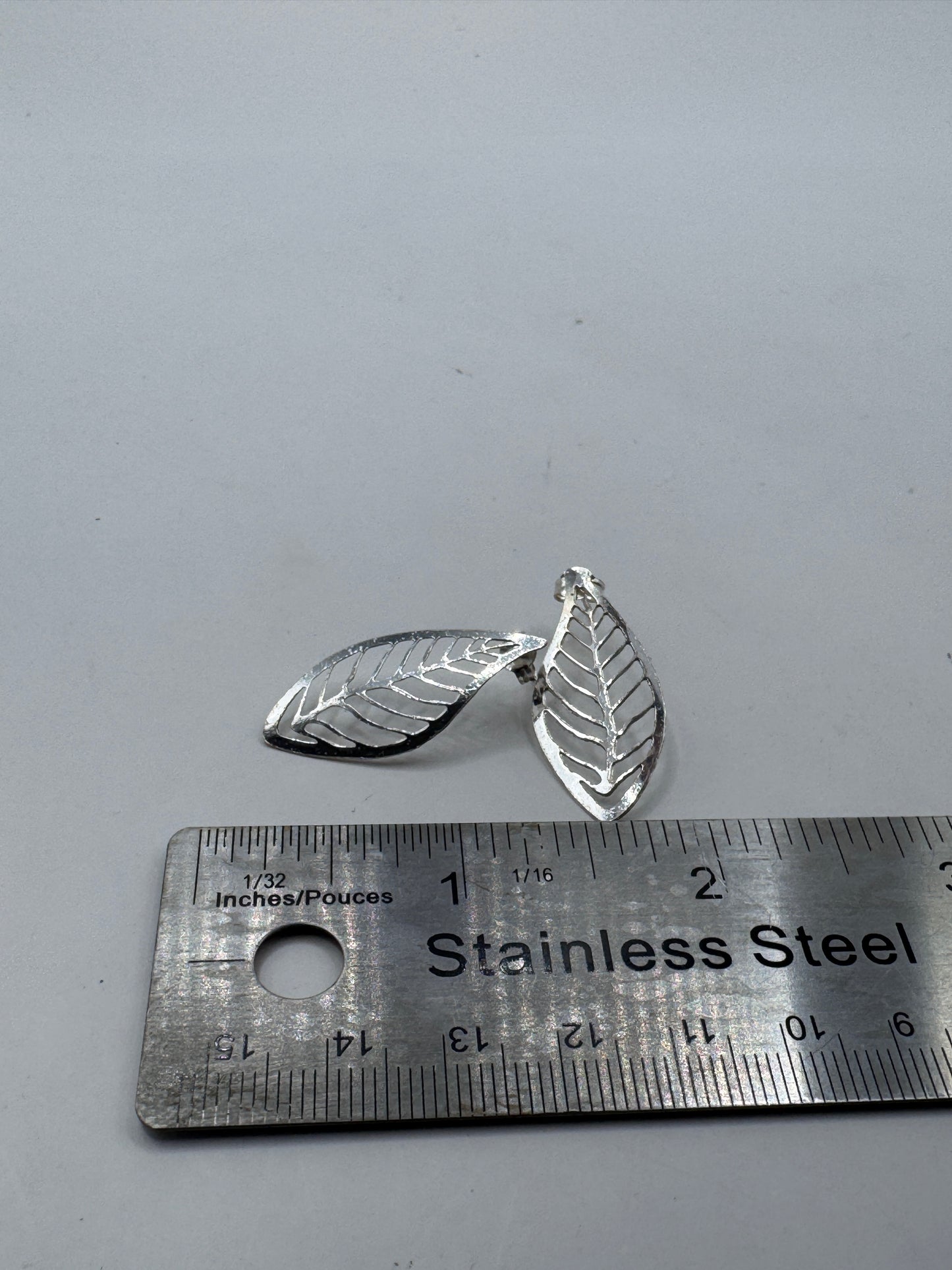 Vintage Sterling Silver Leaf Stud Earrings – Excellent Condition