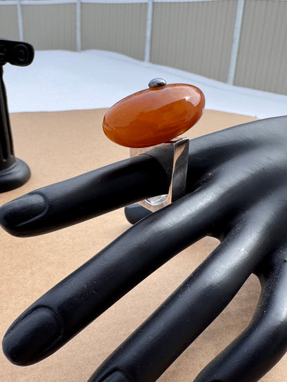 Vintage Mogens Godskesen Large Sterling Silver Modernist Ring with Butterscotch Baltic Amber, 1970s – Size 9