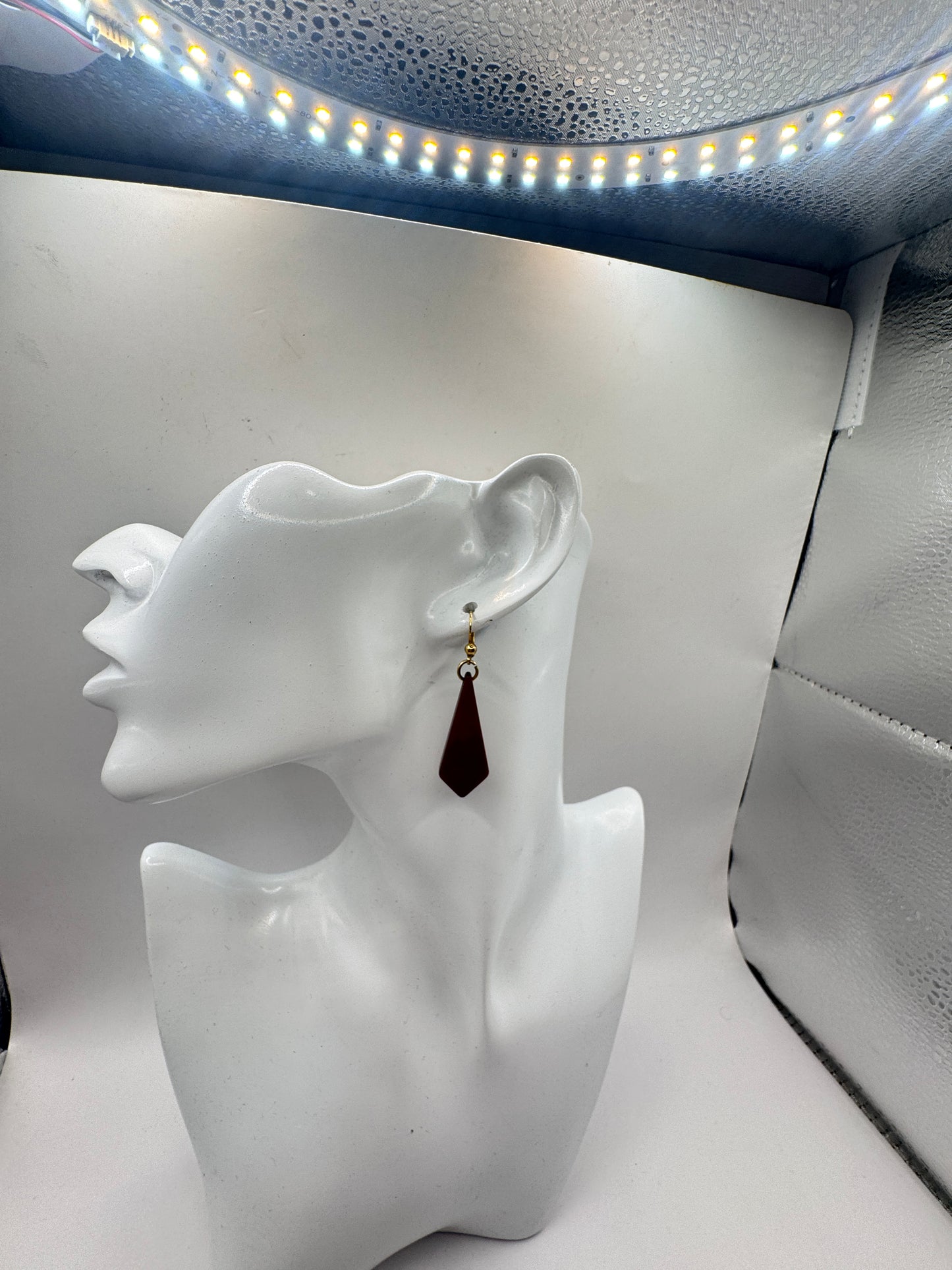Vintage Red Wood Drop Earrings with 14K Gold Hooks – Excellent Condition