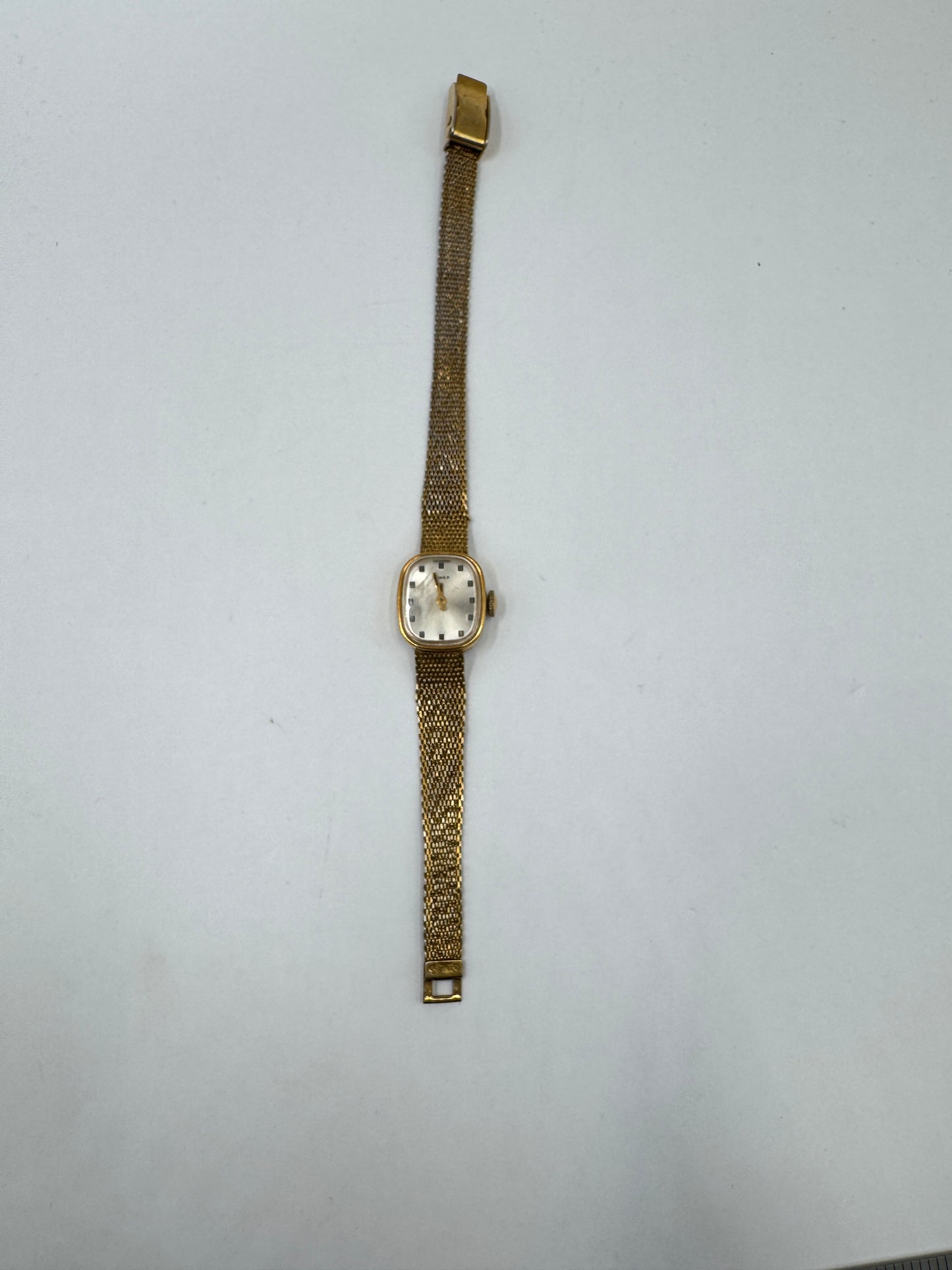 Vintage Timex Mechanical Women’s Watch – Gold-Tone Mesh, Working, Cracked Glass