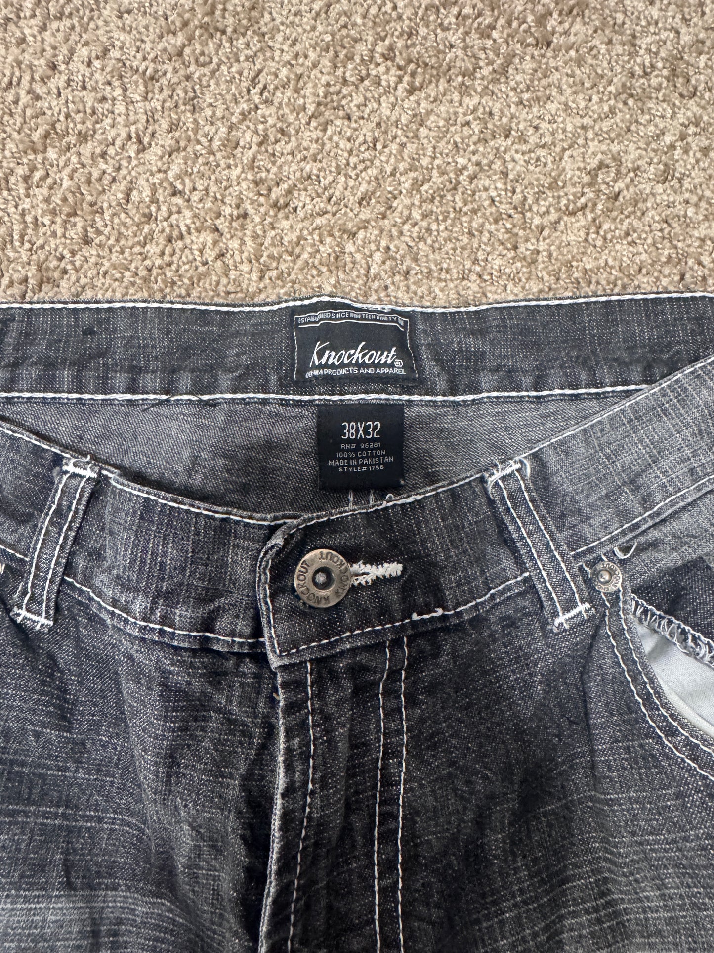 Vintage Y2K Knockout Men’s Baggy Jeans – Size 38x32, Black Denim w/ Gold Graphic Print, Hip Hop Style