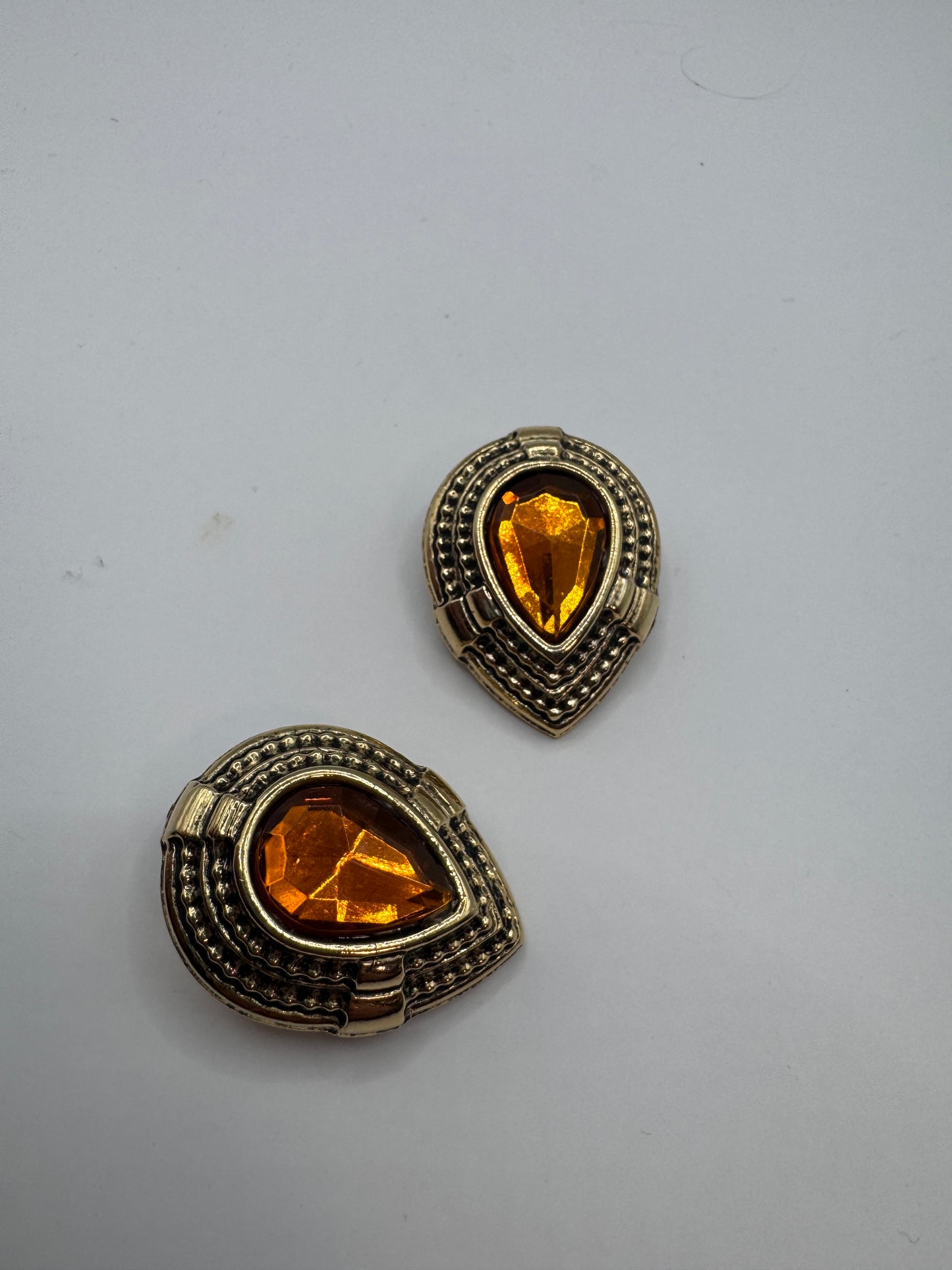 Vintage Art Deco Clip Earrings – Geometric Glamour