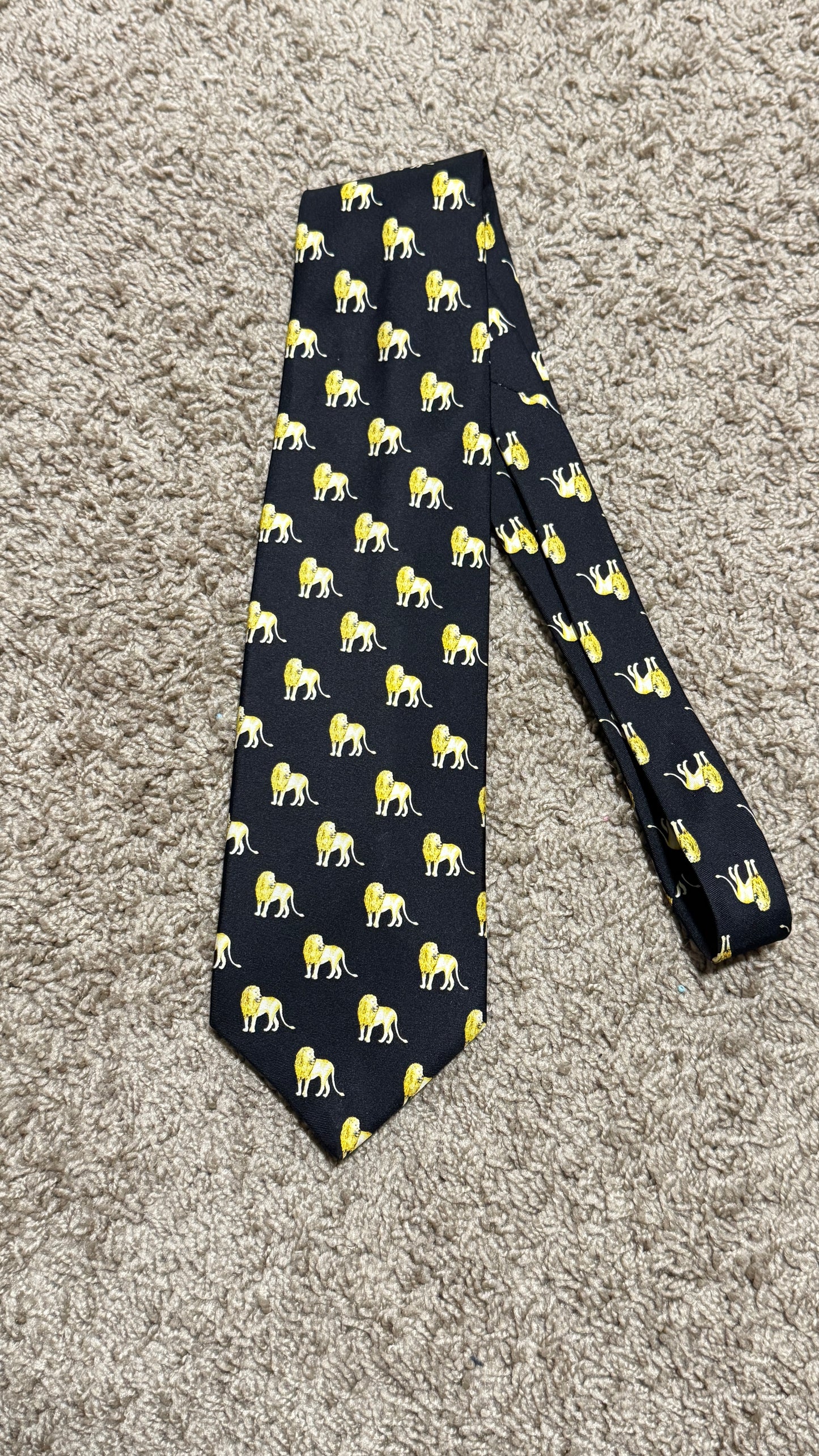 Vintage Into Africa Lion Print 100% Silk Tie – Novelty Animal Necktie 57” x 4”