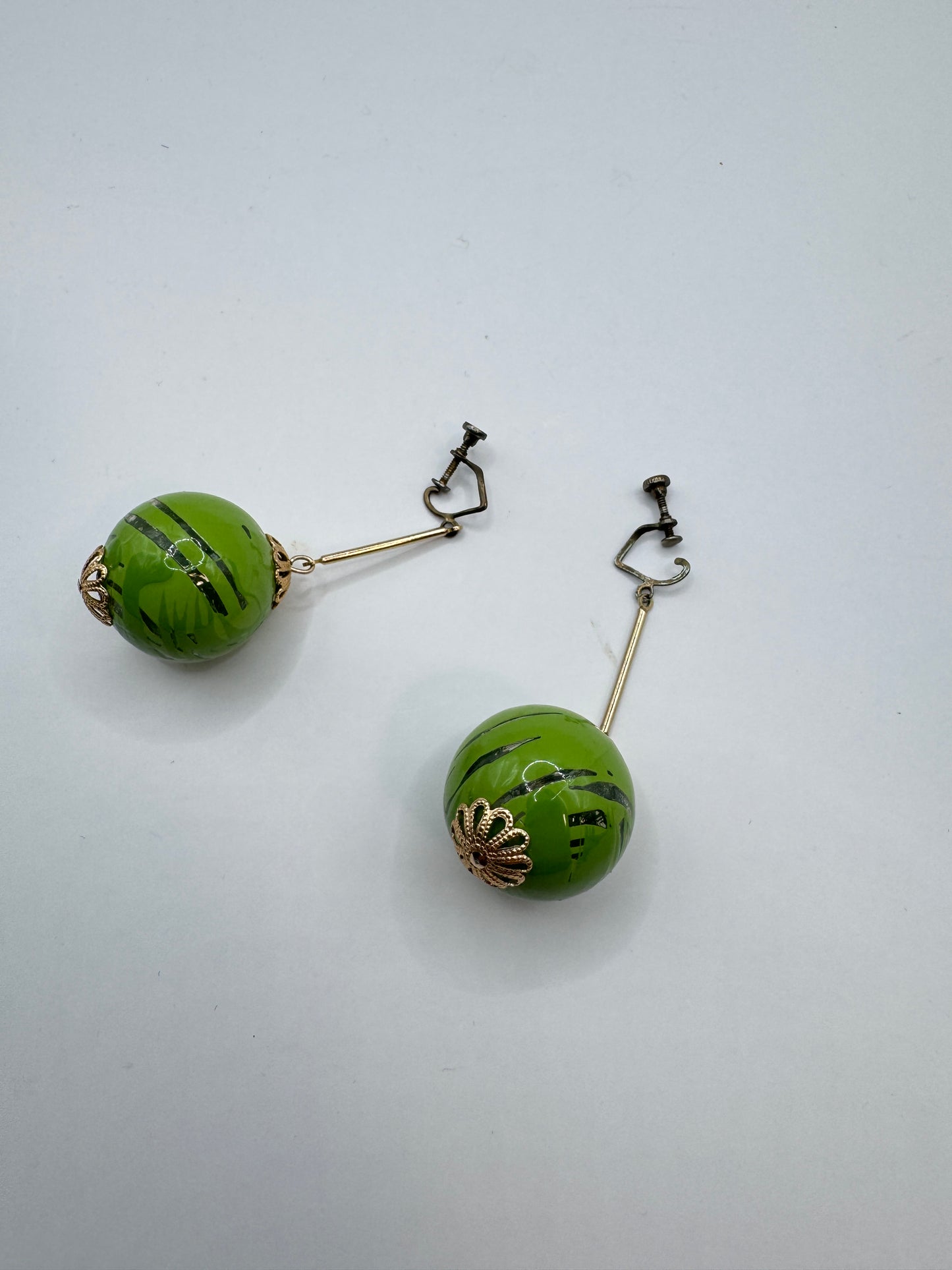 Vintage Glass Statement Clip Earrings – Bold Fashion Accessory