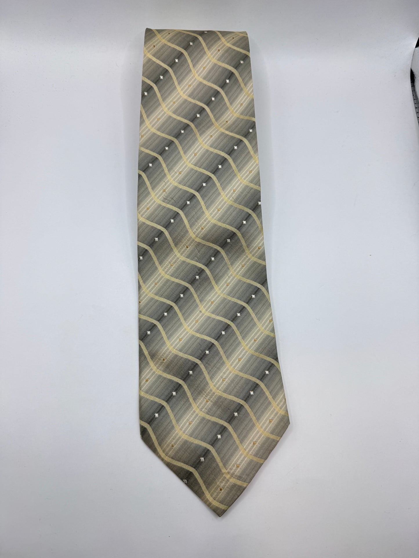 Vintage Hugo Boss Silk Tie – 100% Silk, Grey & Gold Wave Pattern