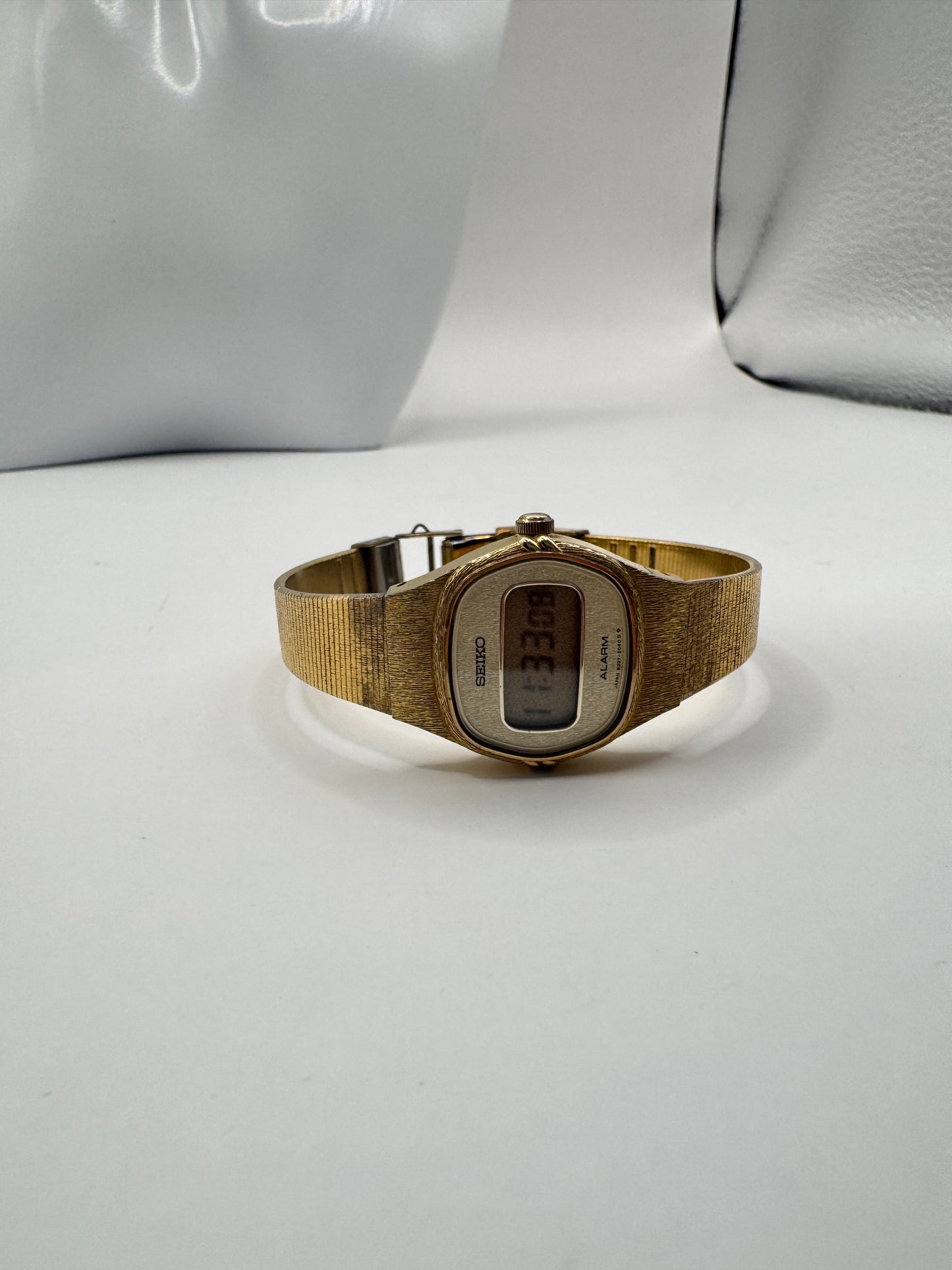 Rare Vintage Seiko B337-5009 Quartz Alarm Women’s Watch – Japan