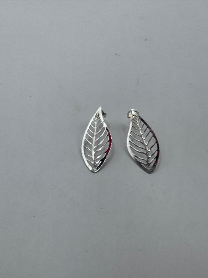 Vintage Sterling Silver Leaf Stud Earrings – Excellent Condition