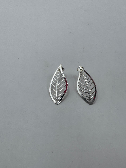 Vintage Sterling Silver Leaf Stud Earrings – Excellent Condition
