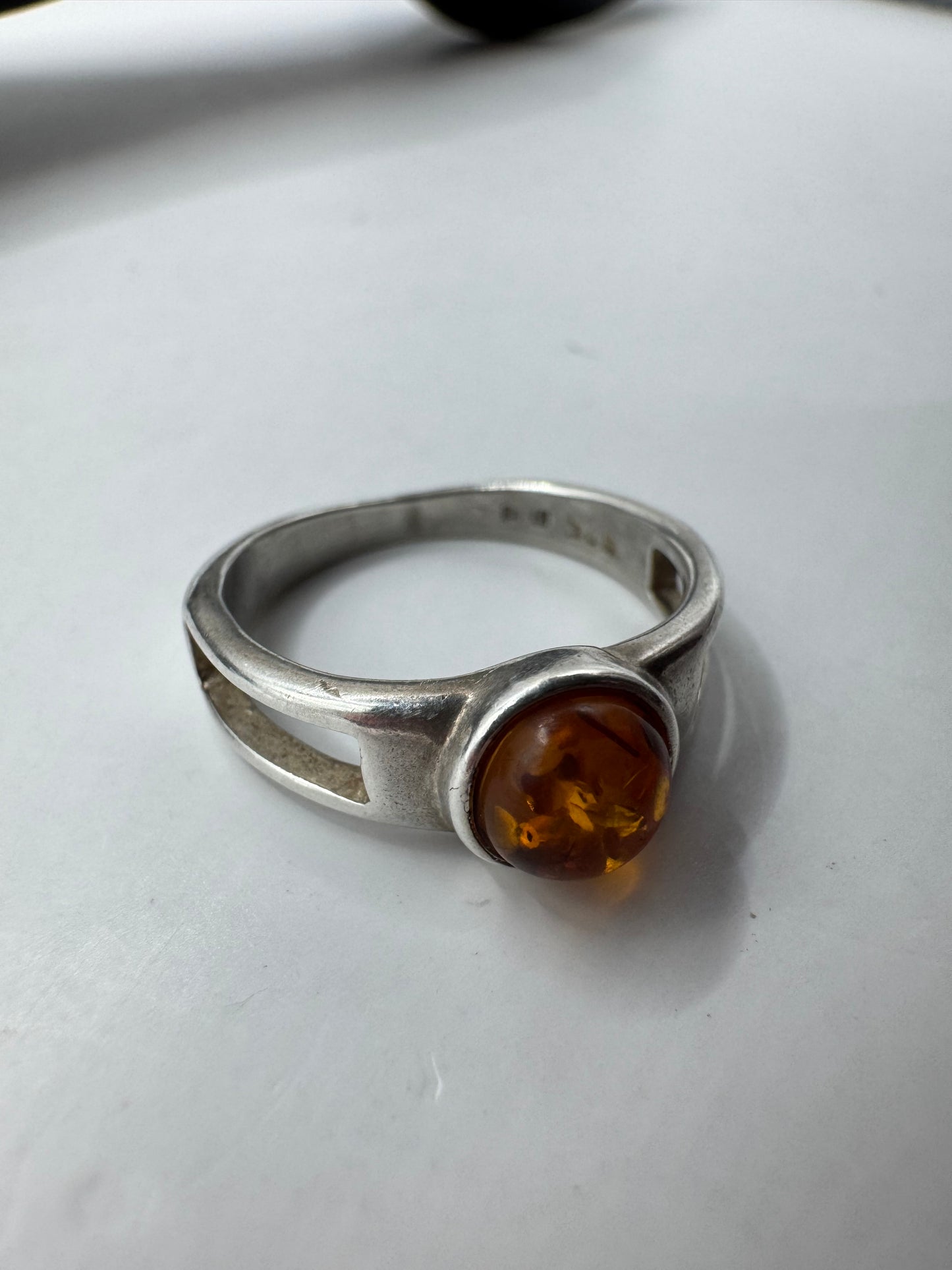 Silver 925 Round Amber Cutout Ring Size 6