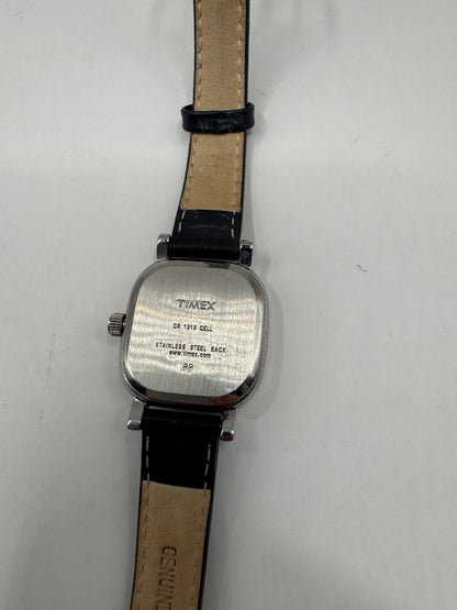 Vintage Timex Indiglo Watch – Classic Silver Case, Black Leather Strap