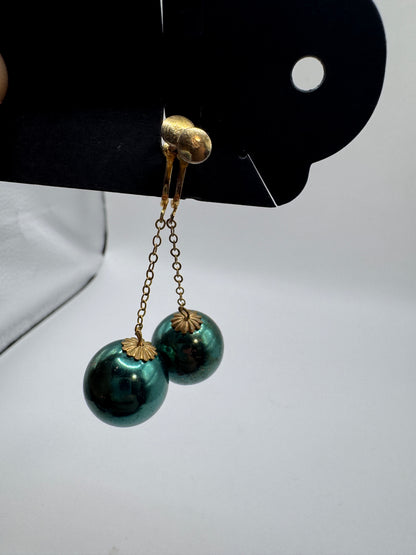 Vintage Hanging  Clip Earrings – Elegant Classic Shape