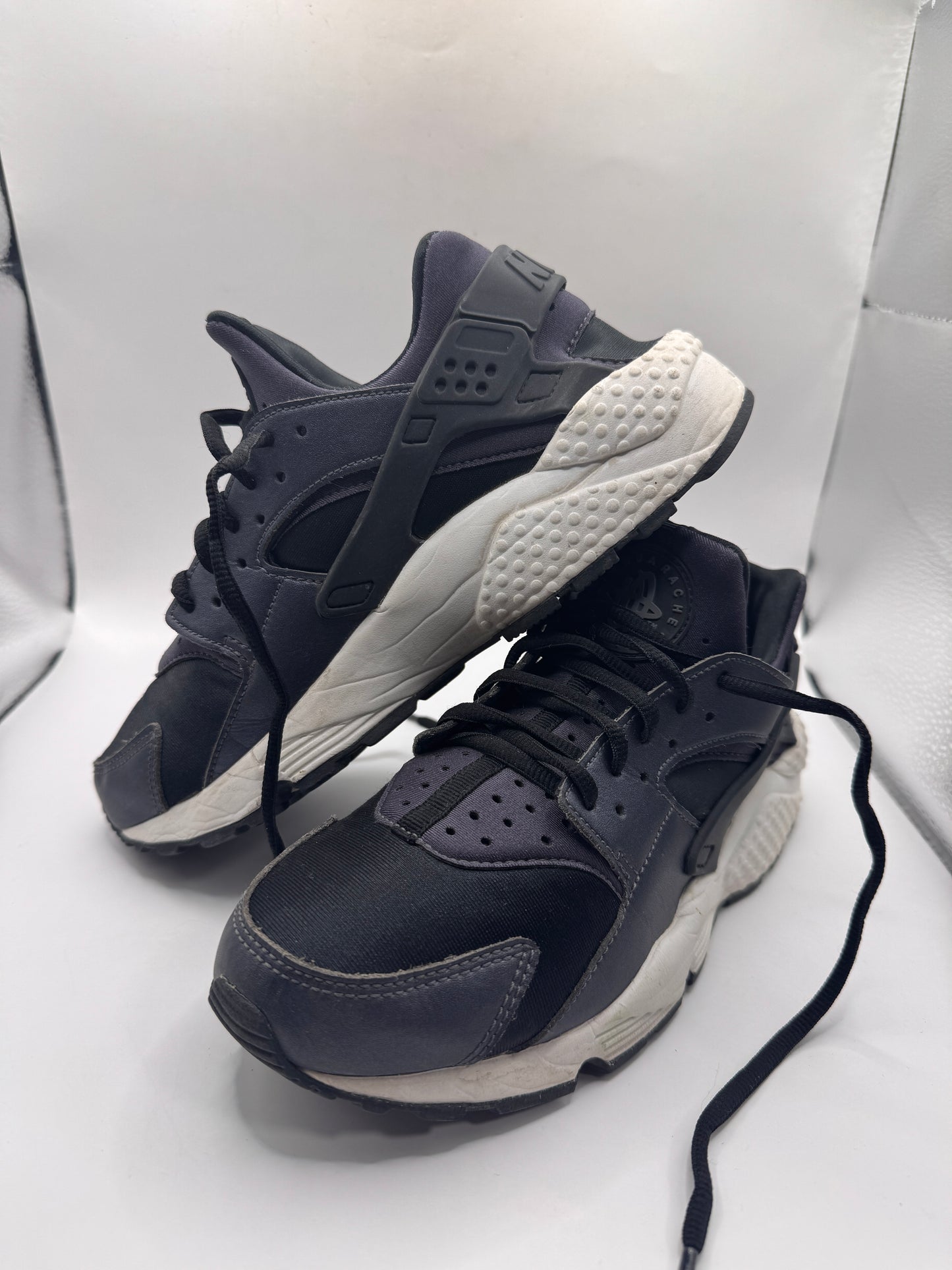 Nike Women’s Air Huarache Run SE 859429-001 – Metallic Hematite / Black / Dark Grey (US 8 / EU 39)