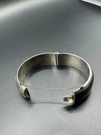Antique Smith & Ewen Sterling Silver Bangle – Edinburgh 1909, Hand Engraved, Dated 1916