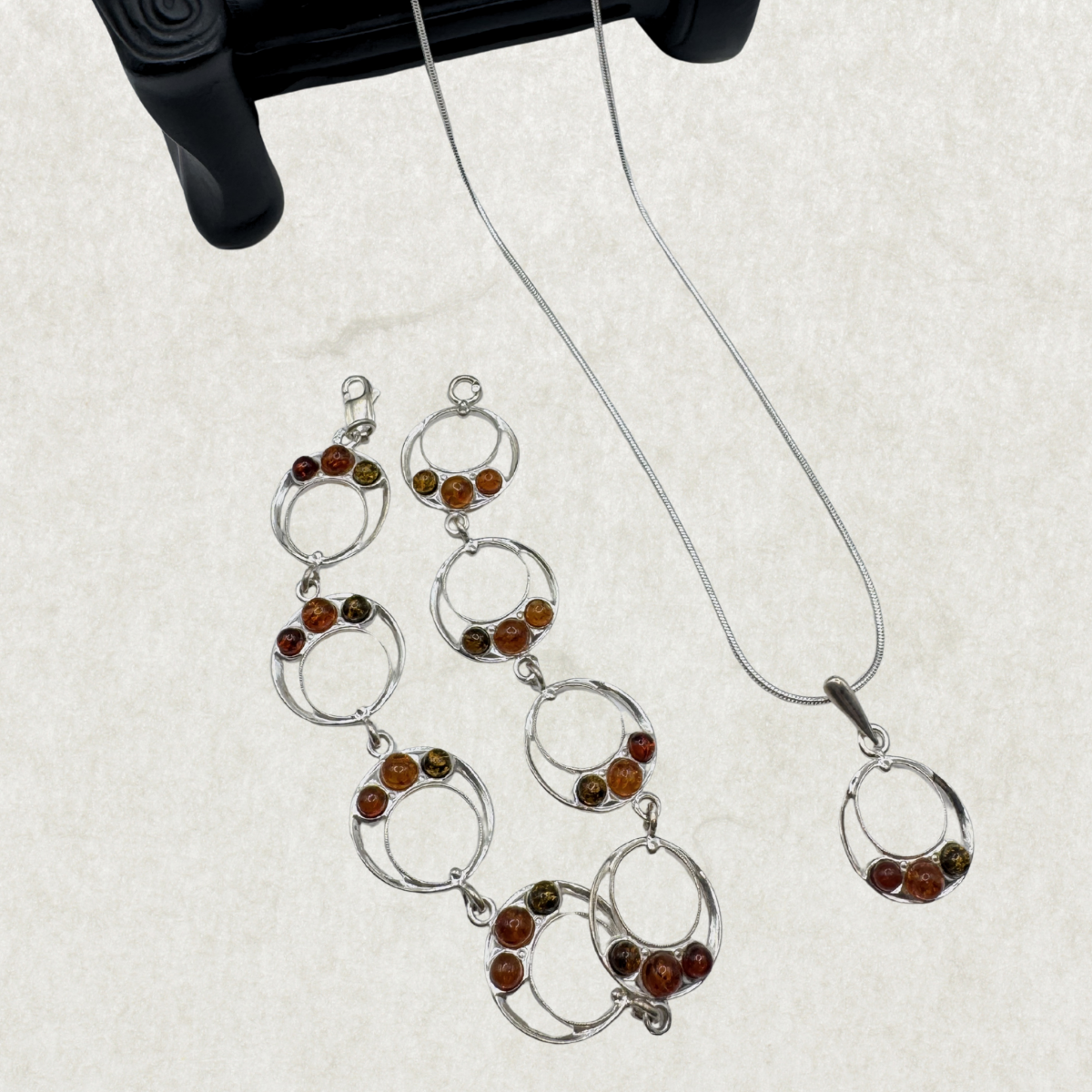 Silver 925 Amber Circle Necklace and Bracelet Set