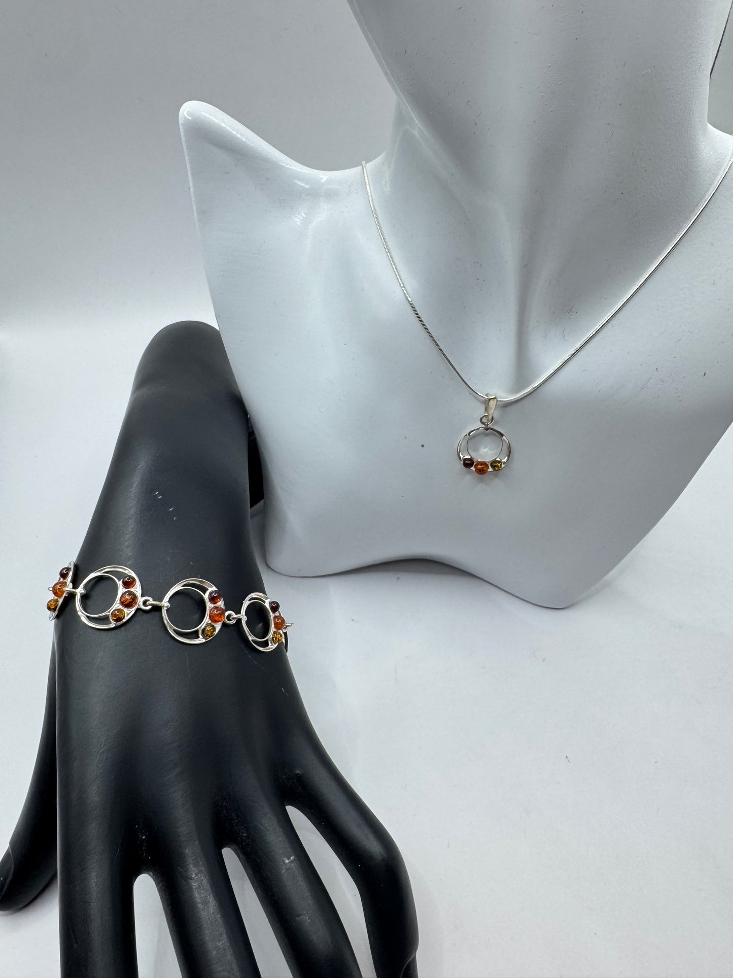 Silver 925 Amber Circle Necklace and Bracelet Set