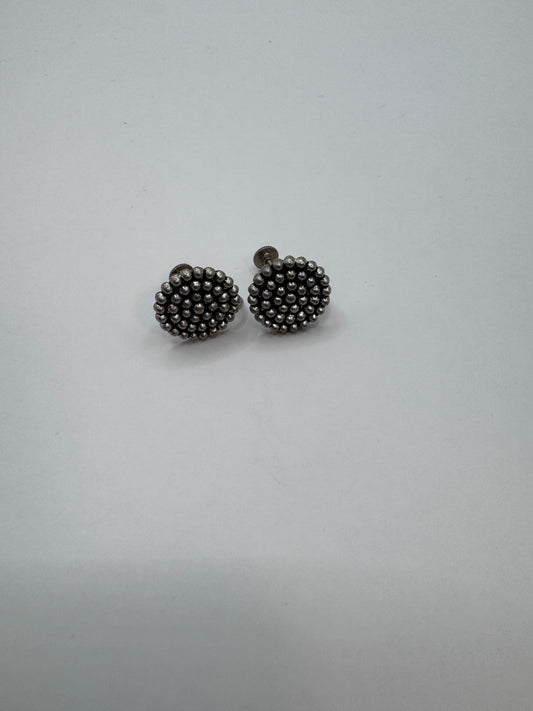 Vintage Silver-Tone Clip Earrings – Timeless Minimalist Design