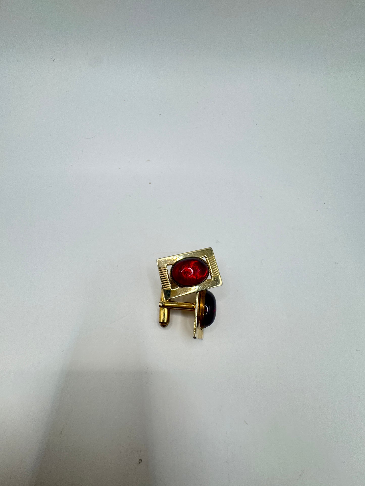 Vintage 1980s Gold-Tone Statement Cuff – Excellent Condition