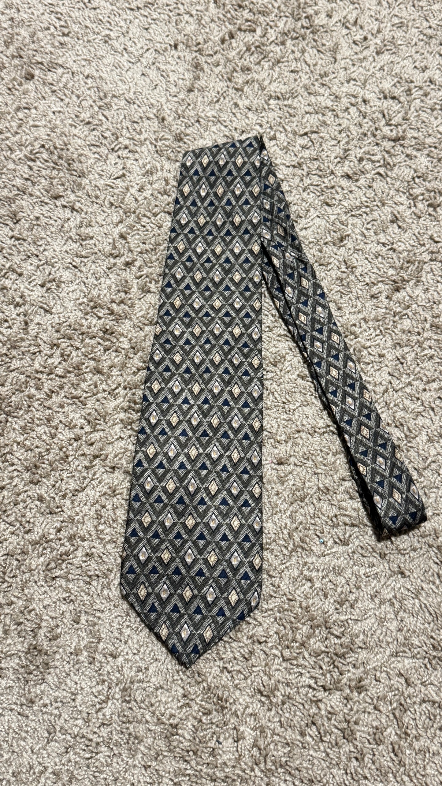 Vintage Pierre Cardin 100% Silk Tie – Geometric Diamond Pattern Designer Necktie Gray Blue Beige 58” x 4”