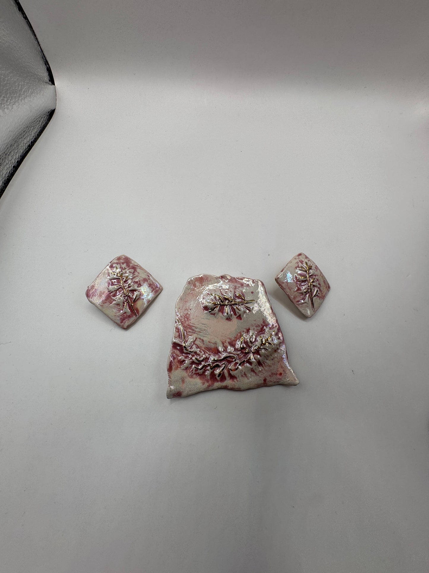 Vintage Large Artisan Porcelain Set – Clip Earrings & Brooch, Excellent Condition