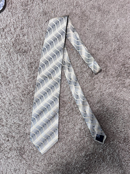 Vintage Hugo Boss 100% Silk Tie, 58” x 4” – Excellent Condition