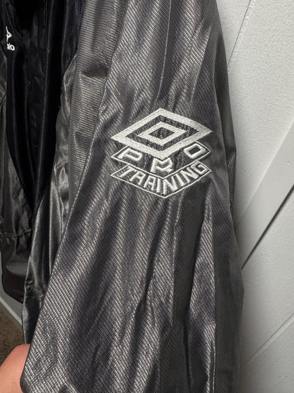 Umbro Pro Training Vintage 90s Football/Soccer Nylon Jacket – Size M