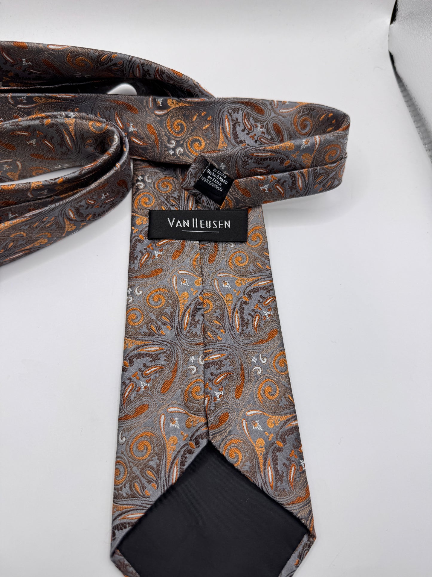 Vintage Van Heusen Silk Tie – 100% Silk, Classic Menswear
