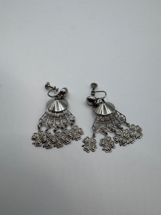 Vintage Glam Clip Earrings – Sparkle and Retro Charm