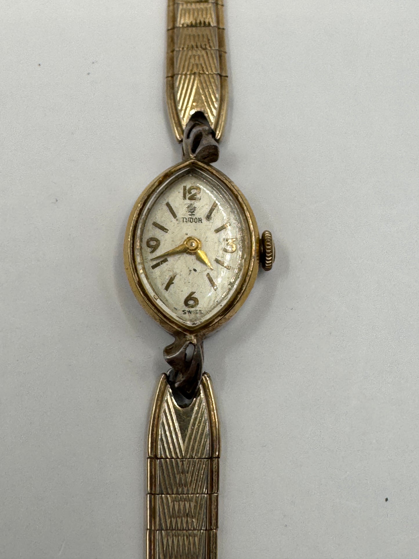 Vintage Tudor Mechanical Women’s Watch – Gold-Tone, Not Working