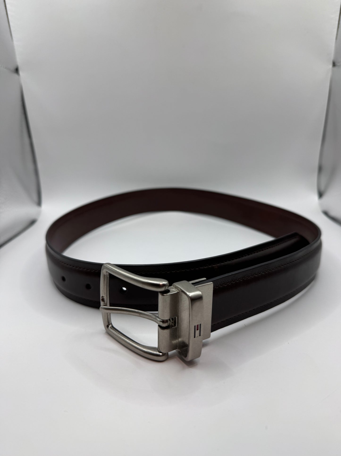 Tommy Hilfiger Men’s Reversible Leather Belt – Dark Brown & Brown, 37.5” x 1.5”