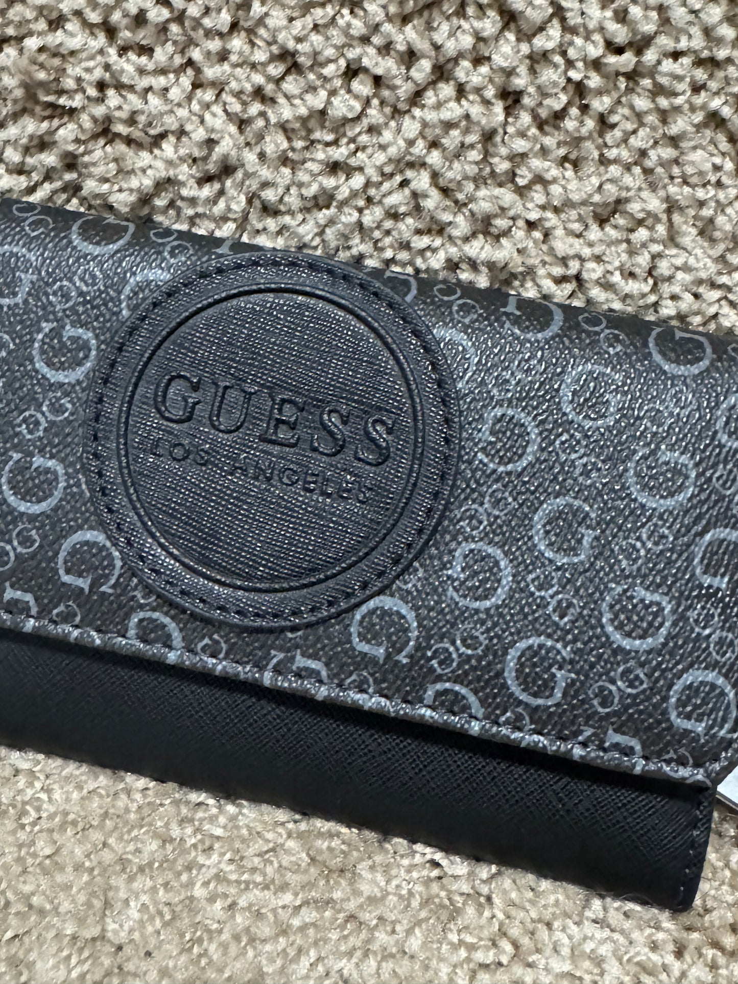 BNWT Guess Los Angeles Thornton Black Logo Slim Wallet Clutch – Monogram Zip Wallet 7” x 4”