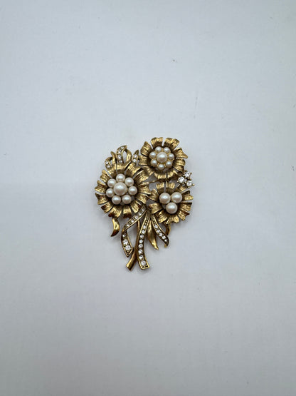 Rare MONET Vintage Flower Brooch – Pearls & Rhinestones, Signed 1960s