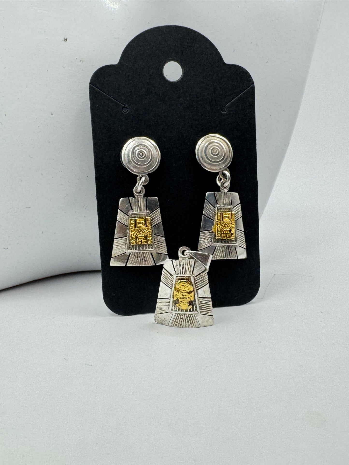 Antique Peruvian 950 Silver & Gold Jewelry Set c.1900–1920 – Earrings & Pendant