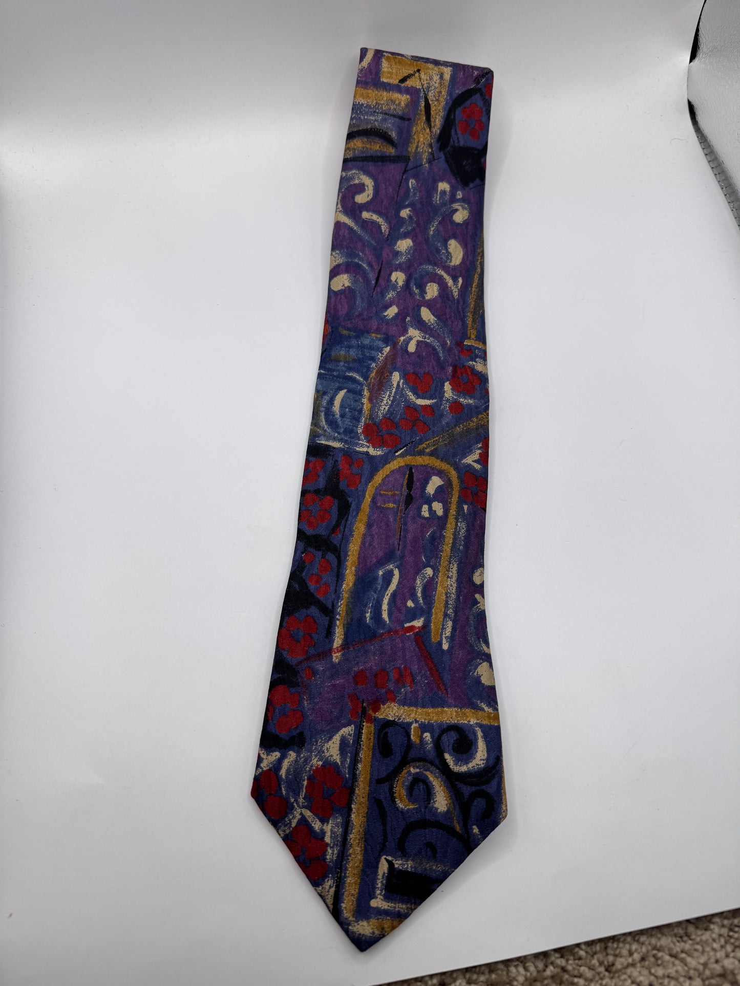Vintage Club International Silk Tie – 100% Silk, Abstract Art Print